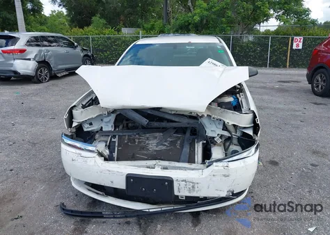 2005 Chevrolet Malibu Maxx Ls z USA, uszkodzony, nr VIN 1G1ZT62825F139743